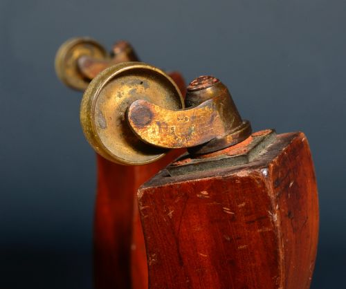 VICTORIAN BUTTON BACK EASY ARMCHAIR ON TURNED LEGS LANGEBEAR CASTORS C1870 - ADDITIONAL PHOTO 1