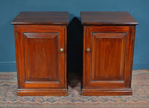 A PAIR OF VICTORIAN MAHOGANY BEDSIDE CABINETS C1850 - ADDITIONAL PHOTO 2