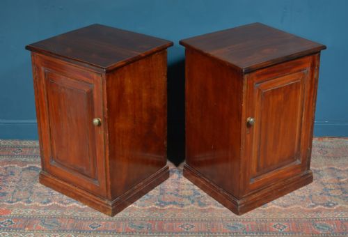 A PAIR OF VICTORIAN MAHOGANY BEDSIDE CABINETS C1850 - ADDITIONAL PHOTO 5