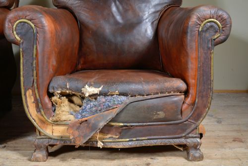 PAIR OF VICTORIAN BROWN LEATHER CLUB CHAIRS C1890 - ADDITIONAL PHOTO 8