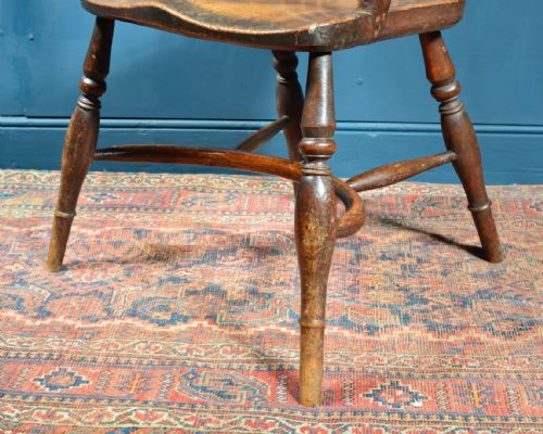 AN UNUSUAL OAK AND ELM WHEEL BACK WINDSOR CHAIR WITH CRINOLINE STRETCHER C1800 - ADDITIONAL PHOTO 6