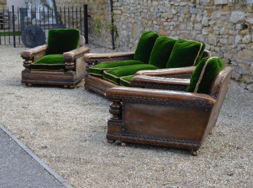 AN EXTREMELY COMFORTABLE CAROLEAN REVIVAL CARVED OAK LEATHER AND GREEN VELVET THREE PIECE SUITE C1910 - ADDITIONAL PHOTO 13