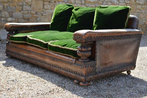 AN EXTREMELY COMFORTABLE CAROLEAN REVIVAL CARVED OAK LEATHER AND GREEN VELVET THREE PIECE SUITE C1910 - ADDITIONAL PHOTO 19