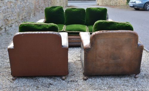 AN EXTREMELY COMFORTABLE CAROLEAN REVIVAL CARVED OAK LEATHER AND GREEN VELVET THREE PIECE SUITE C1910 - ADDITIONAL PHOTO 23