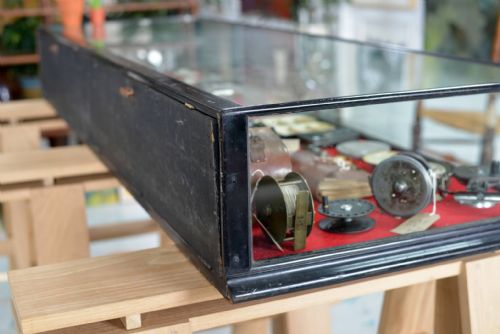 LARGE VICTORIAN EBONISED SHOP OR MUSEUM TABLE TOP DISPLAY CABINET C1895 - ADDITIONAL PHOTO 8