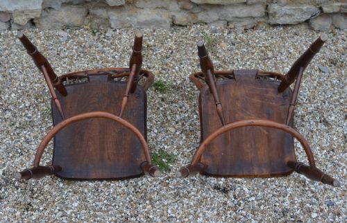 A PAIR OF COUNTRY YEW AND ELM WHEEL BACK CHAIRS WITH CRINOLINE STRETCHERS C 1800 - ADDITIONAL PHOTO 15
