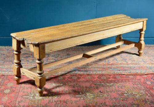 a pine bench late 19th early 20th century - CATEGORY: ANTIQUE FURNITURE - DATED 1900