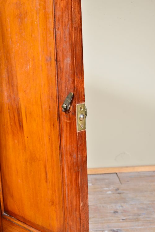 AN ARTS CRAFTS OREGON PINE BEDSIDE CUPBOARD C1875 - ADDITIONAL PHOTO 5