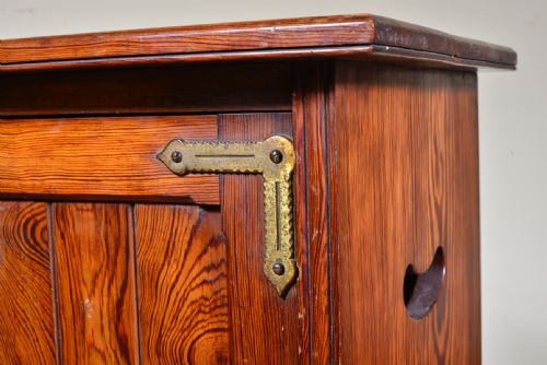 AN ARTS CRAFTS OREGON PINE BEDSIDE CUPBOARD C1875 - ADDITIONAL PHOTO 10