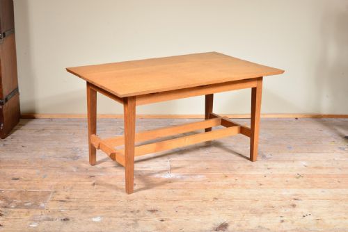A LIGHT OAK COTSWOLDS SCHOOL COFFEE OCCASIONAL TABLE - ADDITIONAL PHOTO 2