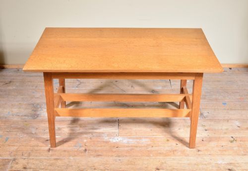 A LIGHT OAK COTSWOLDS SCHOOL COFFEE OCCASIONAL TABLE - ADDITIONAL PHOTO 6
