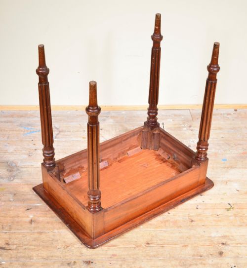 A VICTORIAN MAHOGANY HALL OR SIDE TABLE ON FLUTED LEGS C1850 - ADDITIONAL PHOTO 8