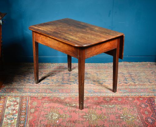 A GEORGE III MAHOGANY SIDE TABLE C1790 - ADDITIONAL PHOTO 3