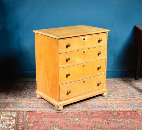 a small victorian pine chest of drawers c1860 - CATEGORY: ANTIQUE CHEST OF DRAWERS - DATED VICTORIAN