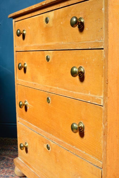 A SMALL VICTORIAN PINE CHEST OF DRAWERS C1860 - ADDITIONAL PHOTO 8