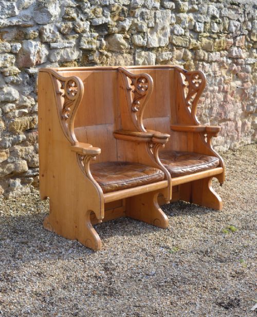 A GOTHIC REVIVAL PINE TWO SEATER WINGBACK SETTLE HALL SEAT C1890 - ADDITIONAL PHOTO 4