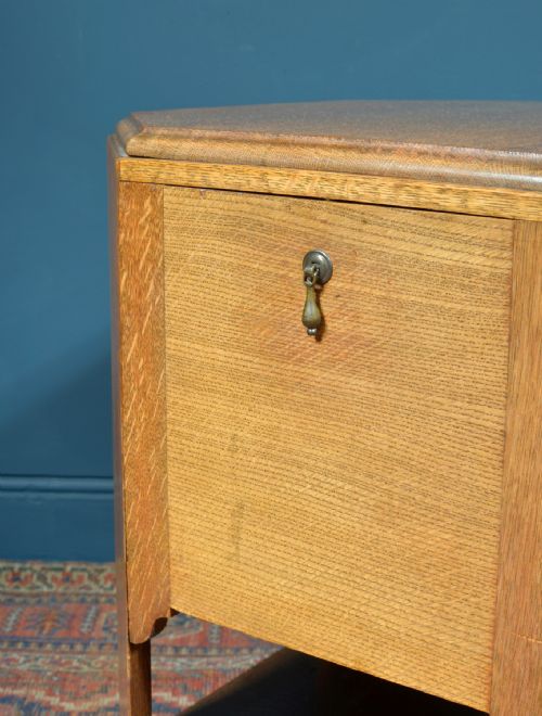 A GOLDEN OAK OCTAGONAL BOOK TABLE ATTRIBUTED TO HEALS C1930 - ADDITIONAL PHOTO 7