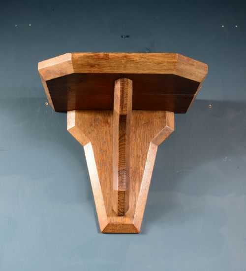 A VICTORIAN GOTHIC OAK WALL BRACKET C1860 - ADDITIONAL PHOTO 4
