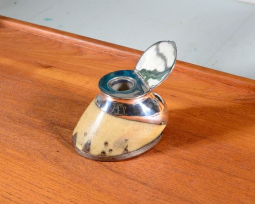 A HORSE HOOF INKWELL WITH SILVER PLATED MOUNTS C1890 - ADDITIONAL PHOTO 1