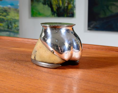 A HORSE HOOF INKWELL WITH SILVER PLATED MOUNTS C1890 - ADDITIONAL PHOTO 3