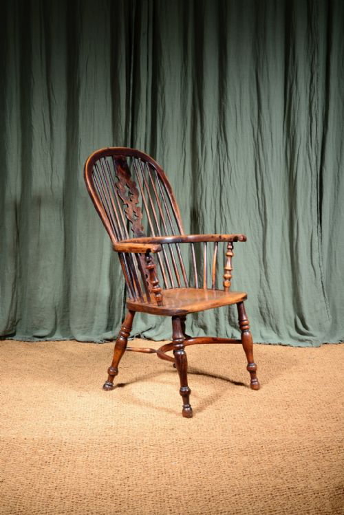 an eighteenth century yew and elm windsor chair c1780 - CATEGORY: ANTIQUE CHAIRS - DATED 18TH CENTURY