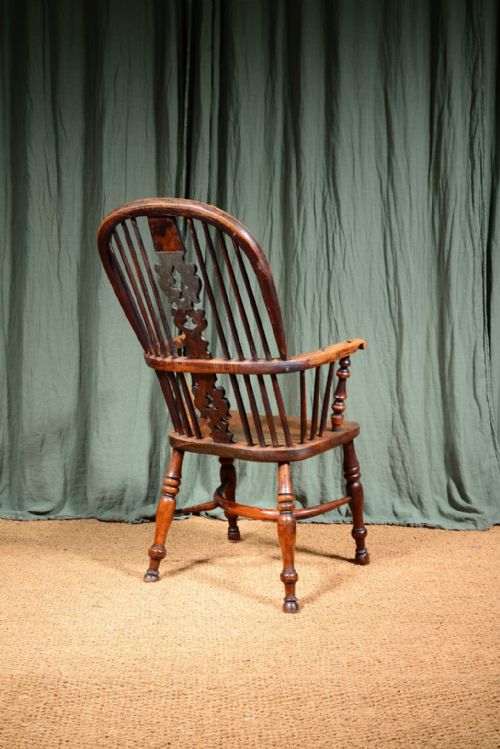 AN EIGHTEENTH CENTURY YEW AND ELM WINDSOR CHAIR C1780 - ADDITIONAL PHOTO 2