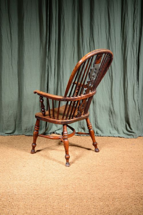AN EIGHTEENTH CENTURY YEW AND ELM WINDSOR CHAIR C1780 - ADDITIONAL PHOTO 4