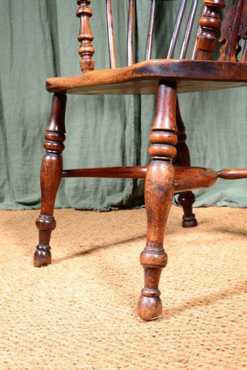 AN EIGHTEENTH CENTURY YEW AND ELM WINDSOR CHAIR C1780 - ADDITIONAL PHOTO 5