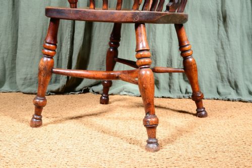 AN EIGHTEENTH CENTURY YEW AND ELM WINDSOR CHAIR C1780 - ADDITIONAL PHOTO 7