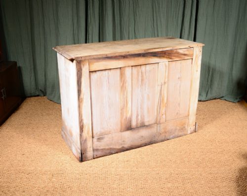 AN EARLY VICTORIAN BLEACHED PINE KNEEHOLE DESK C1850 - ADDITIONAL PHOTO 8