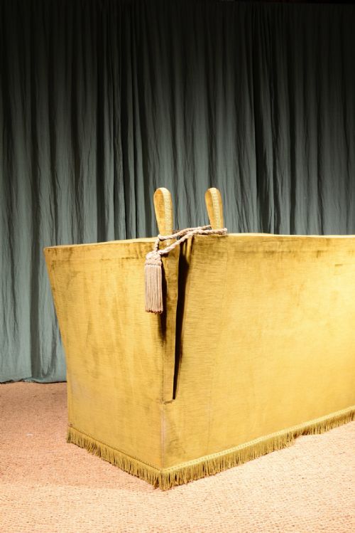 A KNOLE SOFA WITH VELVET UPHOLSTERY C1900 - ADDITIONAL PHOTO 9