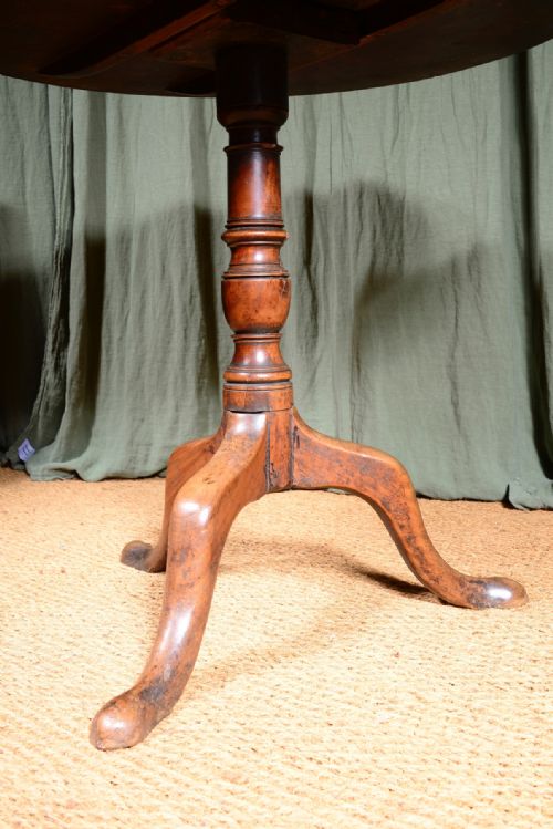 A GEORGIAN MAHOGANY TRIPOD TABLE WITH A ONE PIECE TOP C1770 - ADDITIONAL PHOTO 2
