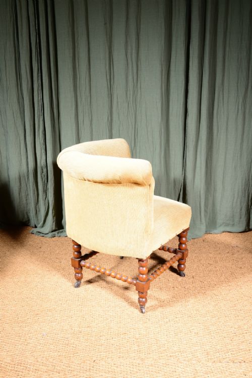 A GOLDEN OAK CORNER CHAIR ON BOBBIN TURNED LEGS C1890 - ADDITIONAL PHOTO 1