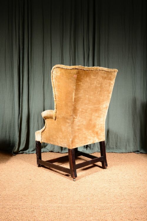 A SMALL GEORGE III WINGBACK ARMCHAIR ON BLIND FRET CARVED MAHOGANY LEGS C1820 - ADDITIONAL PHOTO 4
