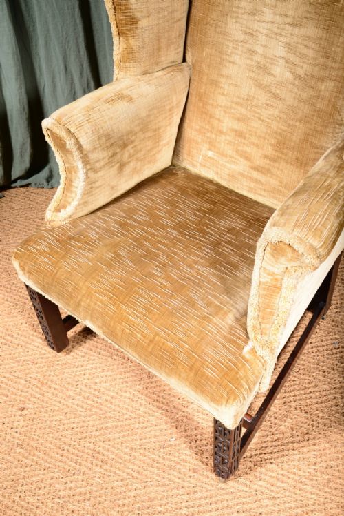 A SMALL GEORGE III WINGBACK ARMCHAIR ON BLIND FRET CARVED MAHOGANY LEGS C1820 - ADDITIONAL PHOTO 8