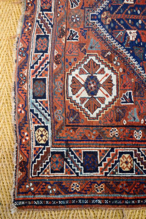 AN ANTIQUE CAUCASIAN RUG C1900 - ADDITIONAL PHOTO 8