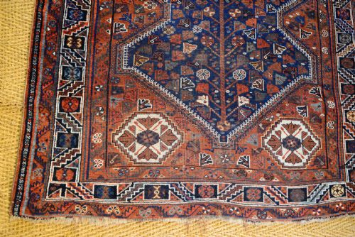 AN ANTIQUE CAUCASIAN RUG C1900 - ADDITIONAL PHOTO 9