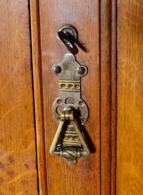 A VICTORIAN GOLDEN OAK ESTATE CUPBOARD ON CHEST C1870 - ADDITIONAL PHOTO 10