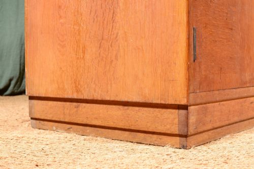 AN OAK SIDEBOARD ATTRIBUTED TO SIR AMBROSE HEAL FOR HEAL SON C1932 - ADDITIONAL PHOTO 6