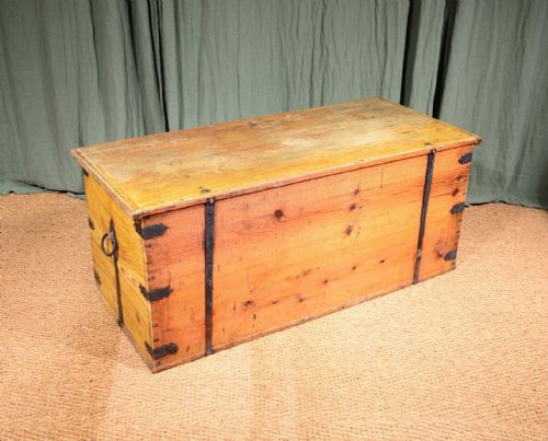 A LARGE VICTORIAN PAINTED PINE BLANKET CHEST C1850 - ADDITIONAL PHOTO 8