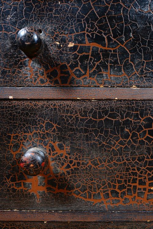 A VICTORIAN PAINTED PINE CHEST OF DRAWERS WITH HEAVY CRAQUELURE C1850 - ADDITIONAL PHOTO 11