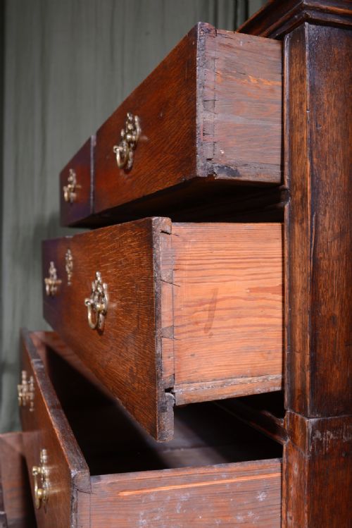 A GEORGE III OAK CHEST OF DRAWERS IN TWO PARTS C1800 - ADDITIONAL PHOTO 8