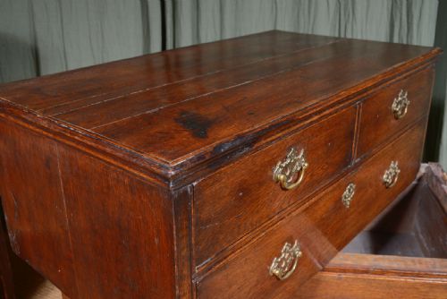 A GEORGE III OAK CHEST OF DRAWERS IN TWO PARTS C1800 - ADDITIONAL PHOTO 12