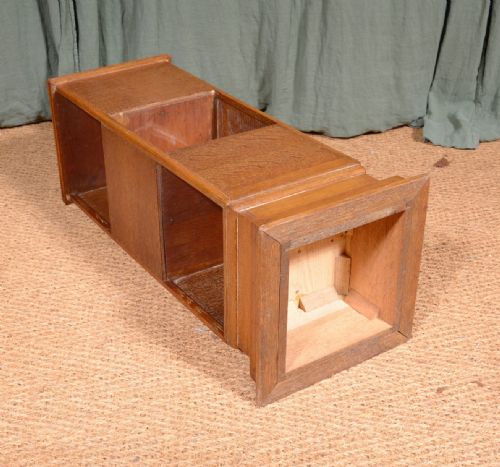 AN ARTS AND CRAFTS LIMED OAK FREE STANDING BOOK TABLE IN THE MANNER OF HEALS C1930 - ADDITIONAL PHOTO 5