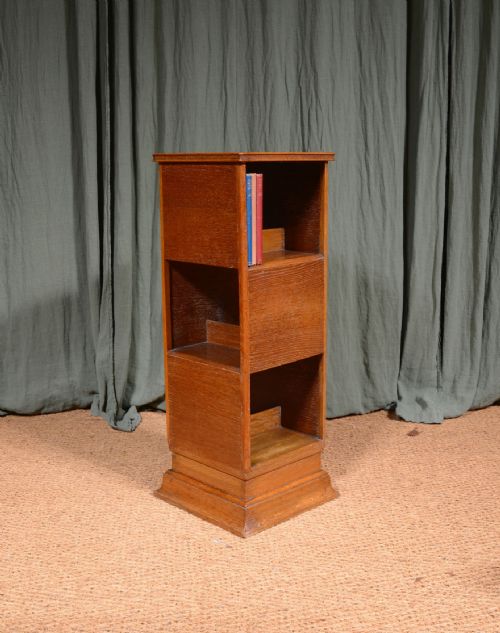 AN ARTS AND CRAFTS LIMED OAK FREE STANDING BOOK TABLE IN THE MANNER OF HEALS C1930 - ADDITIONAL PHOTO 6