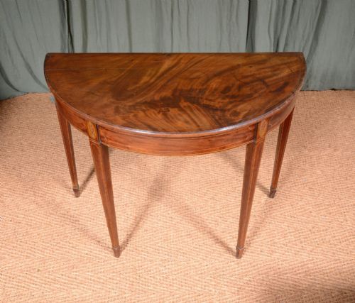 A GEORGIAN INLAID FLAME MAHOGANY DEMI LUNE TABLE C1820 - ADDITIONAL PHOTO 3