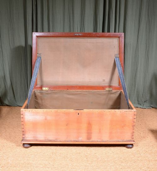 A LARGE VICTORIAN BOX OTTOMAN STOOL ON TURNED LEGS C1870 - ADDITIONAL PHOTO 5