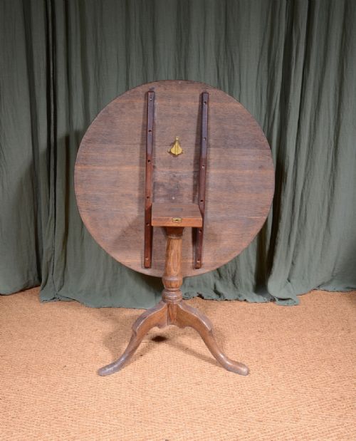 A 19TH CENTURY OAK TILT TOP TRIPOD OCCASIONAL TABLE C1850 - ADDITIONAL PHOTO 3
