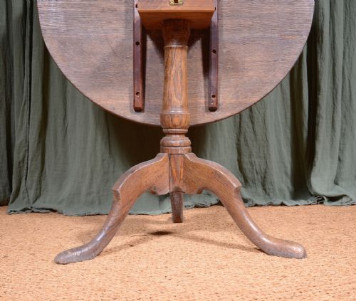 A 19TH CENTURY OAK TILT TOP TRIPOD OCCASIONAL TABLE C1850 - ADDITIONAL PHOTO 4