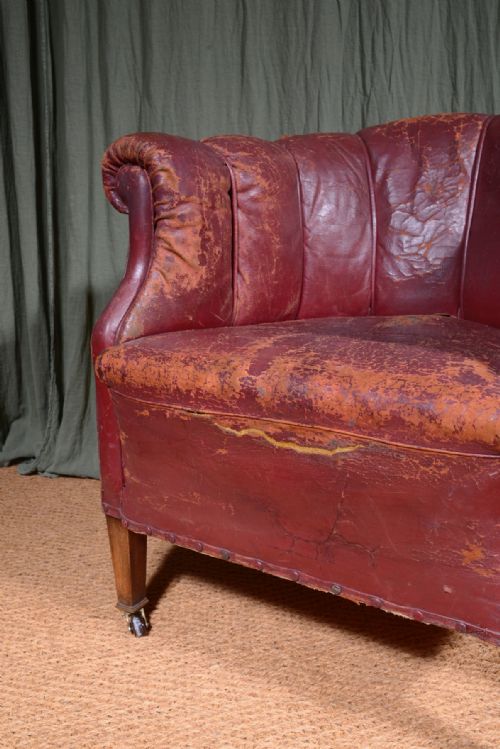A COMFY VICTORIAN RED LEATHER CLUB ARMCHAIR C1890 - ADDITIONAL PHOTO 7